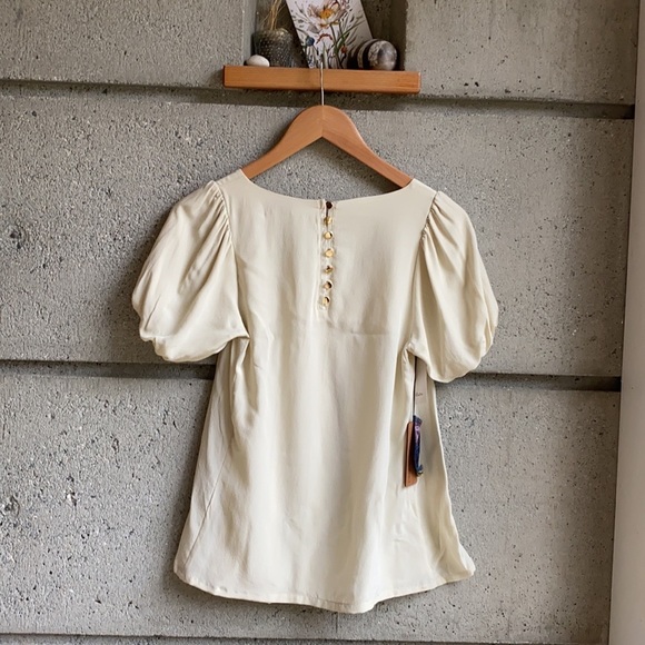 🆕 Aritzia Wilfred silk balloon sleeve cream blouse - Picture 8 of 9